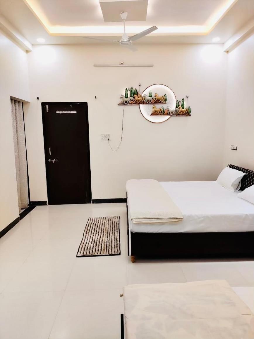 Shivdwelling Vila Ujjain Exterior foto